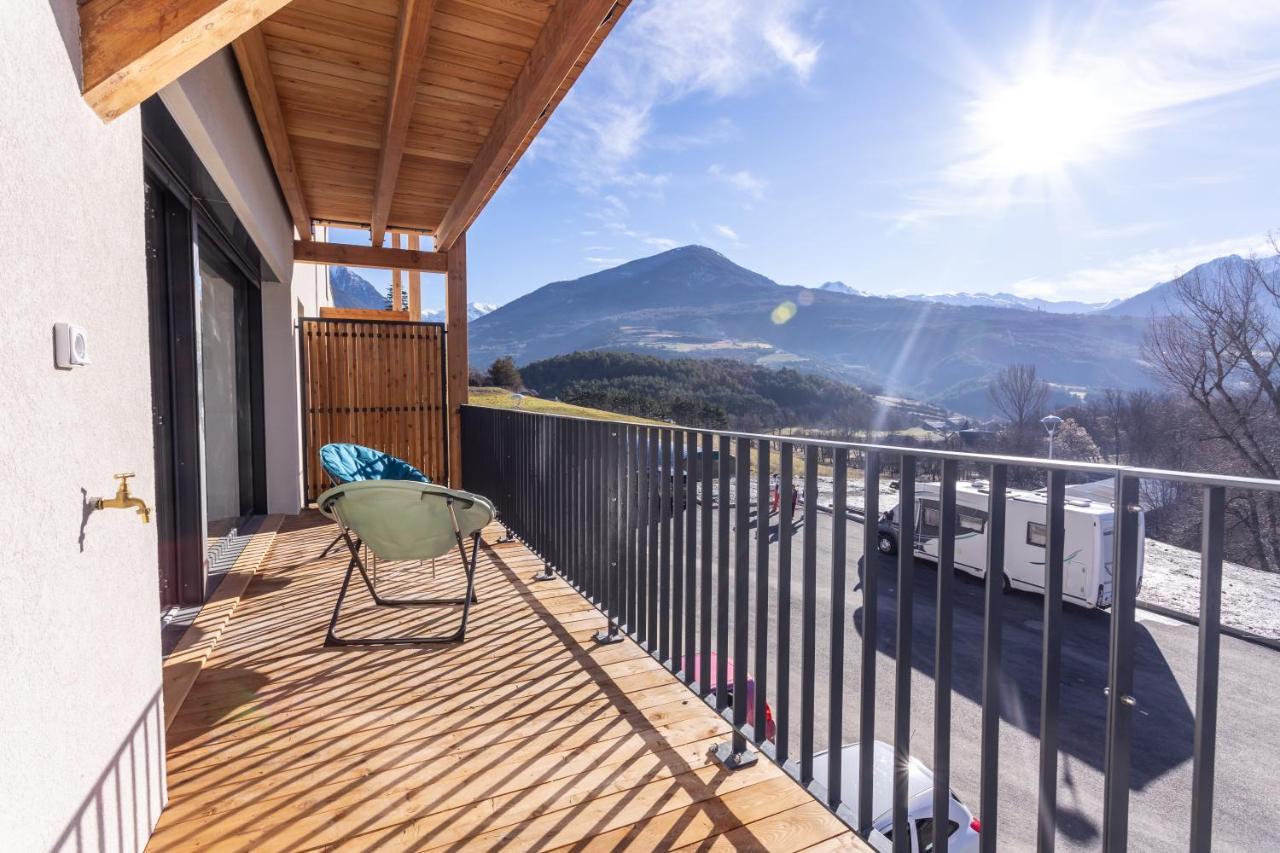 Au Calme Des Sommets - Vue Montagne Apartment Амбрюн Екстериор снимка